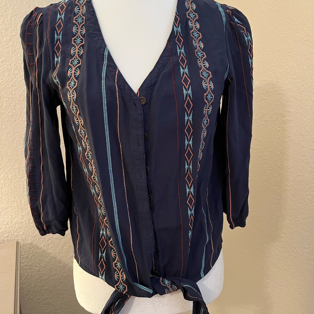 Button down blouse - Picture 2 of 8